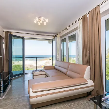 Apartamenty Amon Z Widokiem Na Morze Darlowko Exterior photo